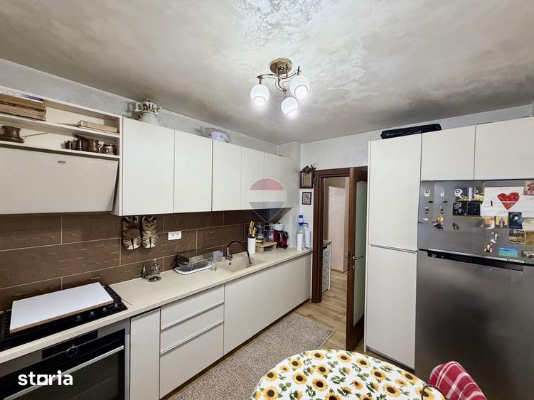 Apartament cu 3 camere în Brăilei