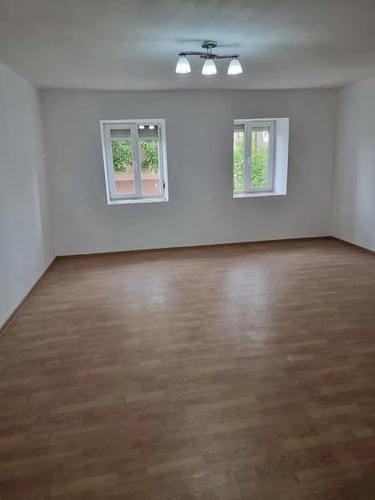 Casă cu Teren 650 Mp în Grabaț