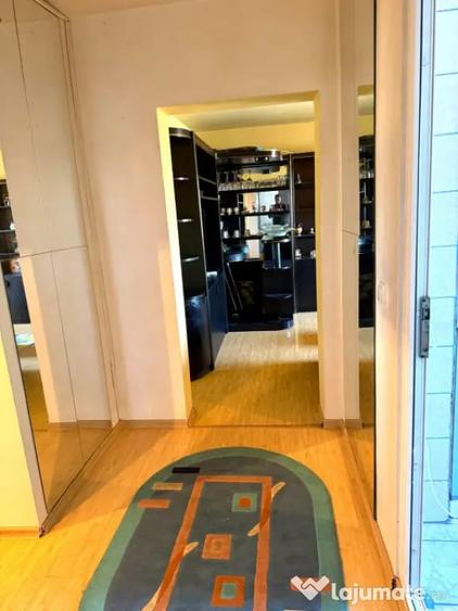 Apartament cu 2 camere decomandat în 1 Mai