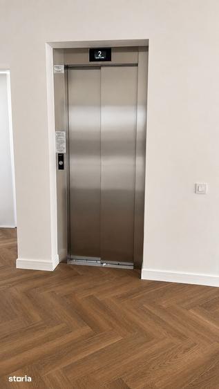 Casă cu 5 camere cu Teren 236 Mp în Exterior Vest