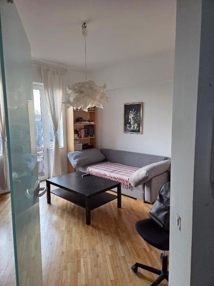 Apartament cu 3 camere decomandat, mobilat în Pache Protopopescu