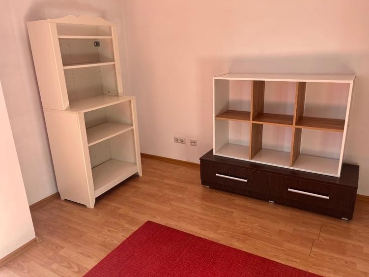 Apartament cu 3 camere decomandat, mobilat în Central