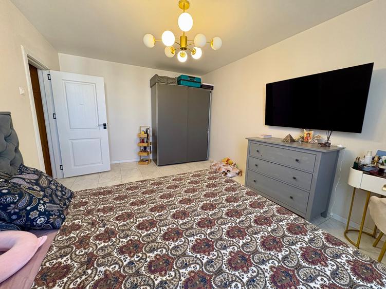 Apartament cu 2 camere decomandat în P-ța Reșița