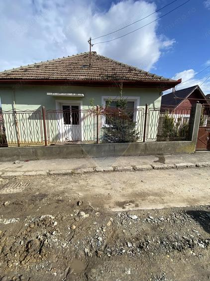 Casă cu 3 camere cu Teren 602 Mp în Vest