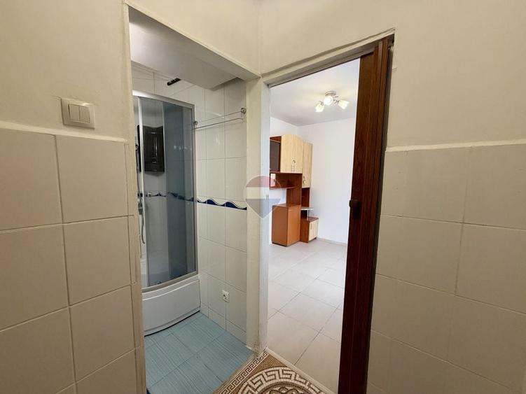 Garsonieră decomandată, mobilată în Florilor