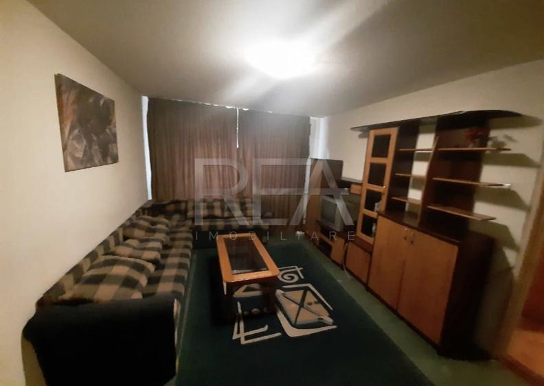 Apartament cu 3 camere semidecomandat în Drumul Taberei