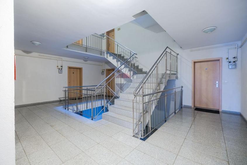 Apartament cu 2 camere decomandat, mobilat în Tractorul