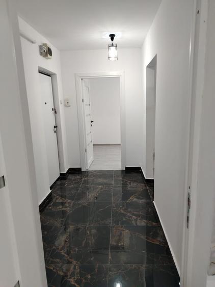 Apartament cu 3 camere decomandat în Tătărași