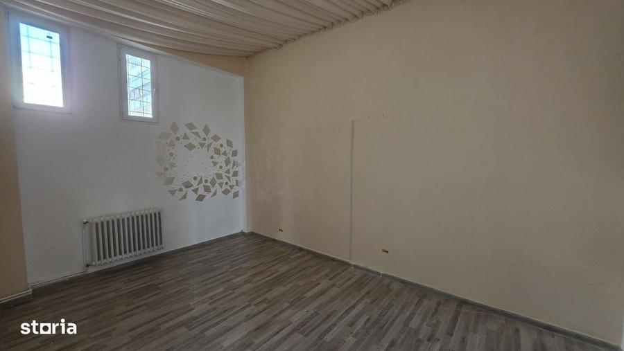 Spațiu comercial, de 120 mp, în Central