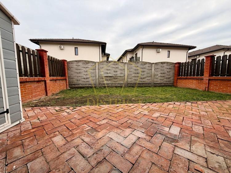 Duplex cu 4 camere cu Canalizare în Giroc