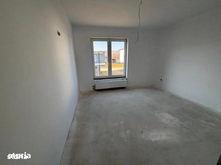 Casă cu 4 camere cu Teren 414 Mp în Rășinari