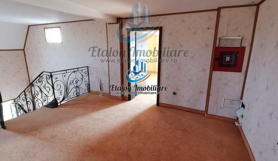 Hotel/Pensiune, de 1,390 mp, în Periferie