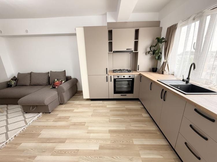 Apartament cu 2 camere decomandat în Central