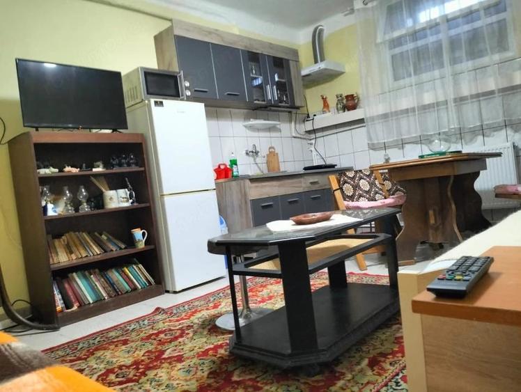 Garsonieră decomandată în Central