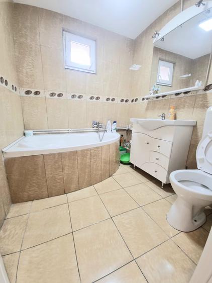 Apartament cu 3 camere decomandat în Dristor