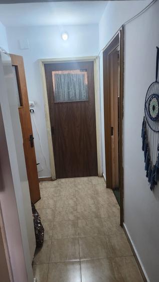 Apartament cu 3 camere decomandat în Drumul Taberei