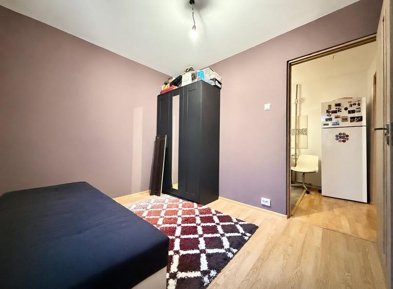 Apartament cu 4 camere decomandat, mobilat în Tei