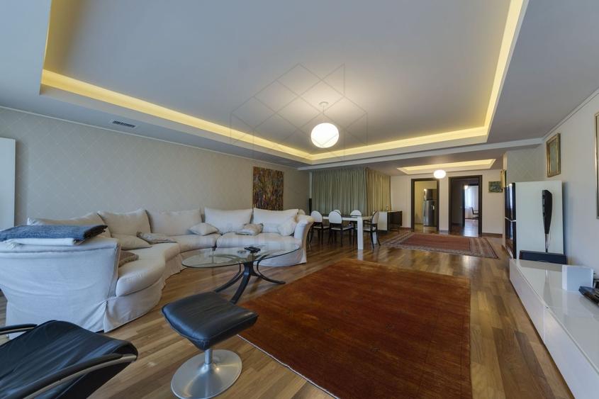 Apartament cu 4 camere decomandat, mobilat în Herăstrău