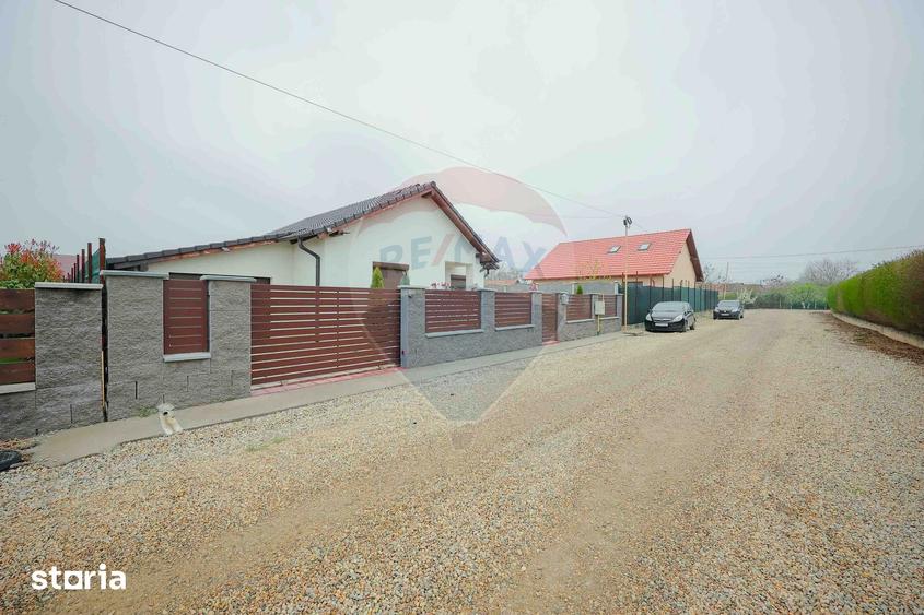 Casă cu 3 camere cu Teren 500 Mp în Biharia