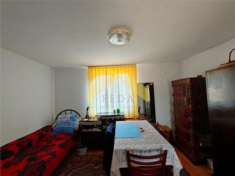 Casă cu 3 camere cu Teren 2504 Mp în Cuiaș