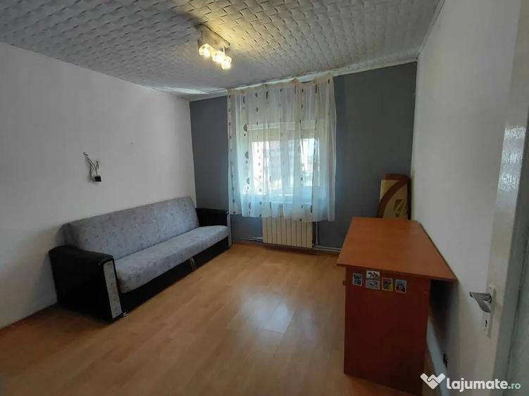 Apartament cu 2 camere decomandat în Piața Centrală
