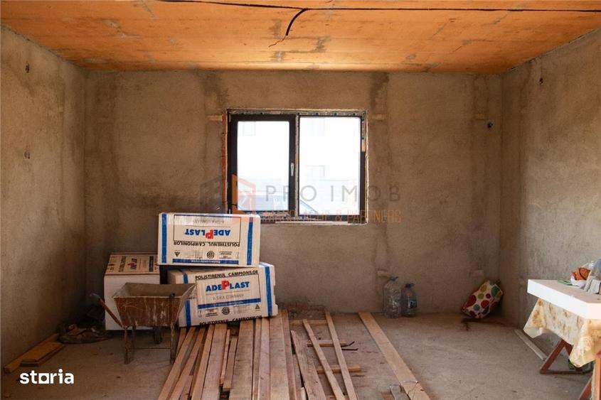 Casă cu 4 camere decomandat în Căpățânești
