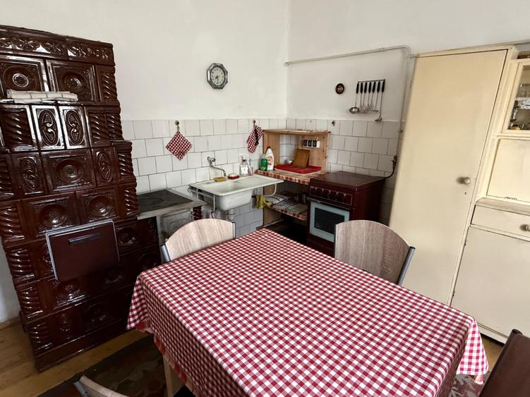 Casă individuală cu 3 camere cu Teren 1501 Mp în Central