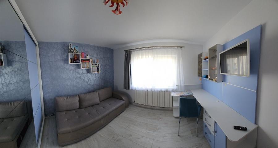 Apartament cu 3 camere decomandat în Găvana