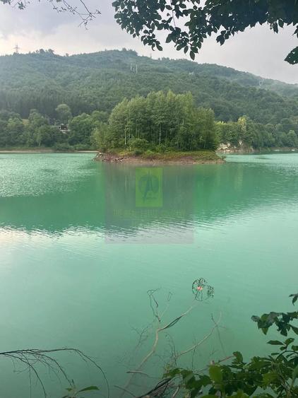 Teren de 1653 mp, în Valea Doftanei