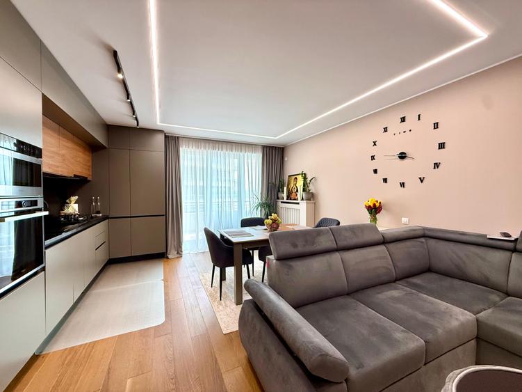 Apartament cu 3 camere decomandat, mobilat în Central