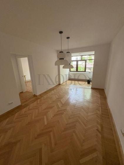 Apartament cu 2 camere decomandat în Primăverii