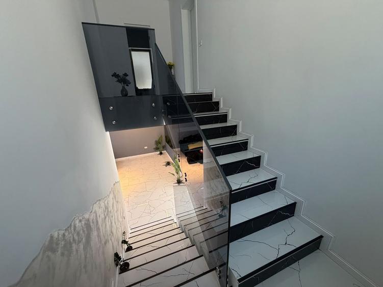 Casă individuală cu 5 camere cu Canalizare în Dobroești