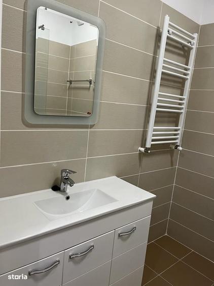 Apartament cu 3 camere decomandat în Păcii