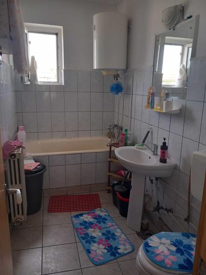 Apartament cu 2 camere semidecomandat în Crihala