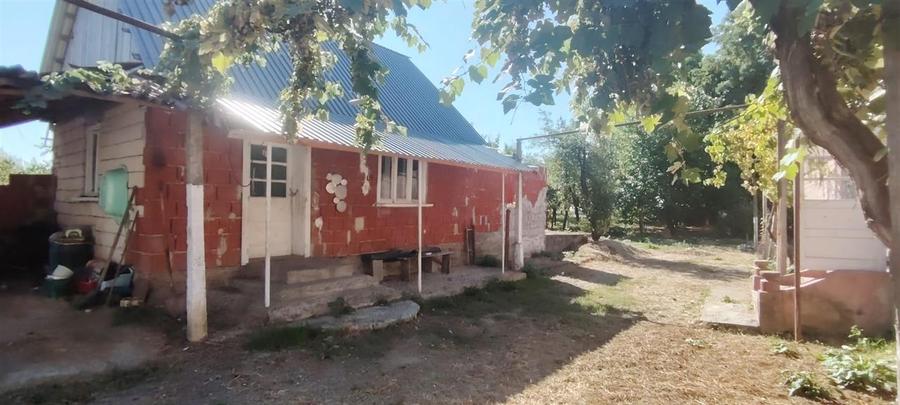 Casă cu 2 camere cu Teren 1995 Mp în Poșoloaca