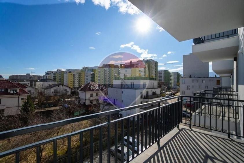 Apartament cu 2 camere decomandat, mobilat în Tractorul