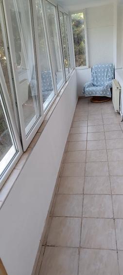 Apartament cu 3 camere decomandat în Cornișa