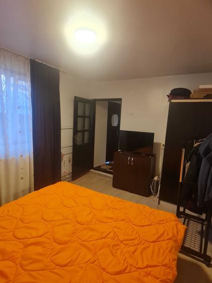 Apartament cu 2 camere decomandat în Bariera Vâlcii