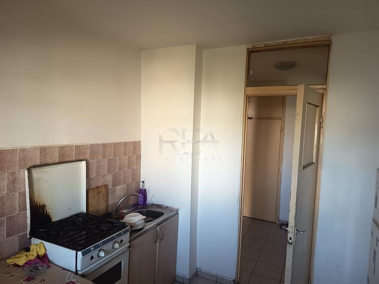 Apartament cu 3 camere decomandat, mobilat în Rahova