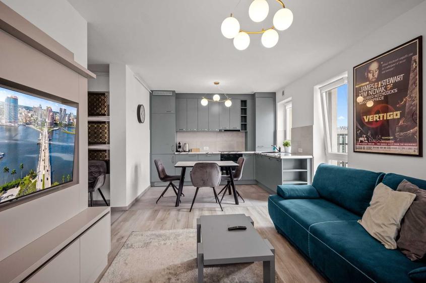 Apartament cu 4 camere decomandat în Central