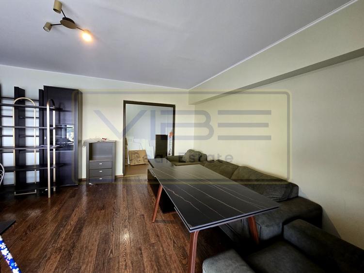 Apartament cu 4 camere decomandat, mobilat în Central