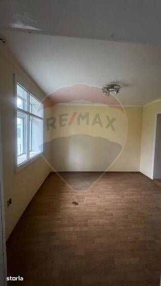 Casă cu 3 camere cu Teren 1193 Mp în Burdujeni