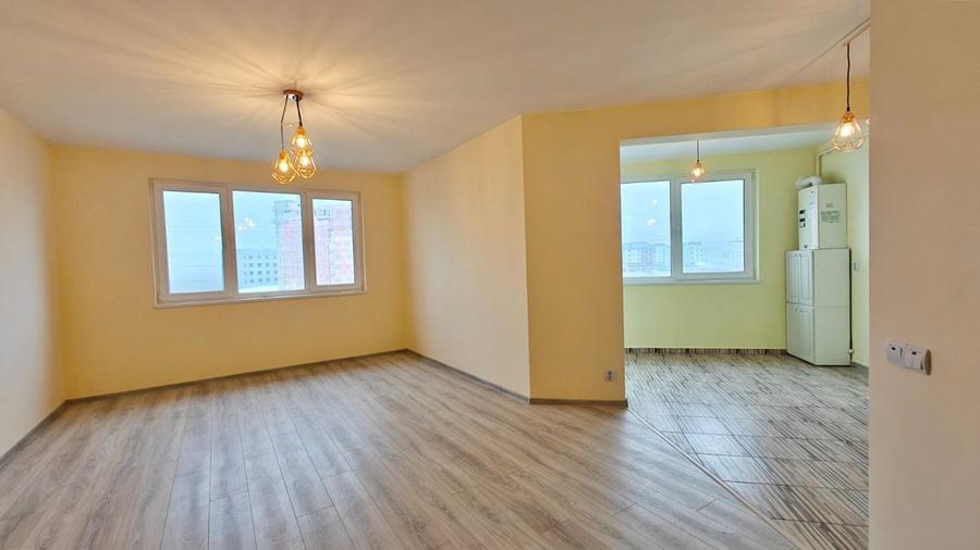 Apartament cu 3 camere semidecomandat, mobilat în Florești — fotografia 2