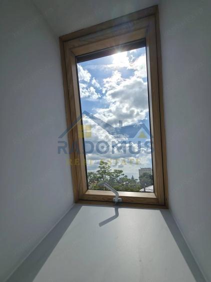 Casă cu 10 camere cu Teren 232 Mp în Ultracentral