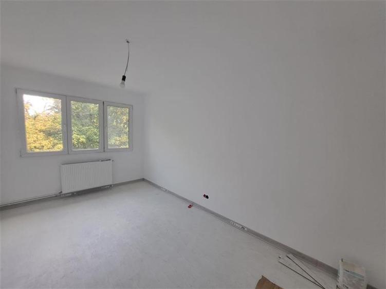 Apartament cu 2 camere semidecomandat în Tipografilor