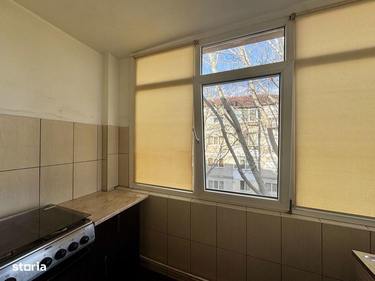 Apartament cu 3 camere decomandat, mobilat în Soarelui