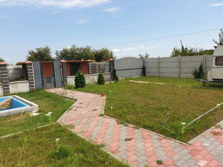 Casă cu 5 camere cu Teren 2600 Mp în Central
