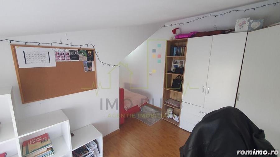 Apartament cu 4 camere semidecomandat în Girocului