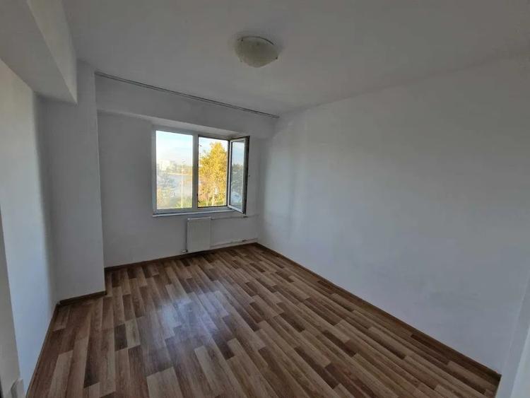 Apartament cu 2 camere decomandat în Pelican