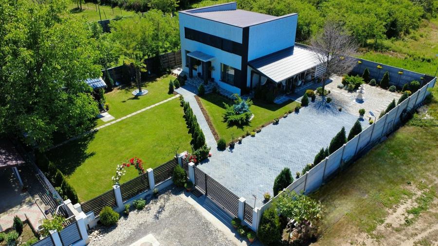 Casă cu 3 camere în Clociov